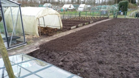 Links platglas, kas en tunnel.